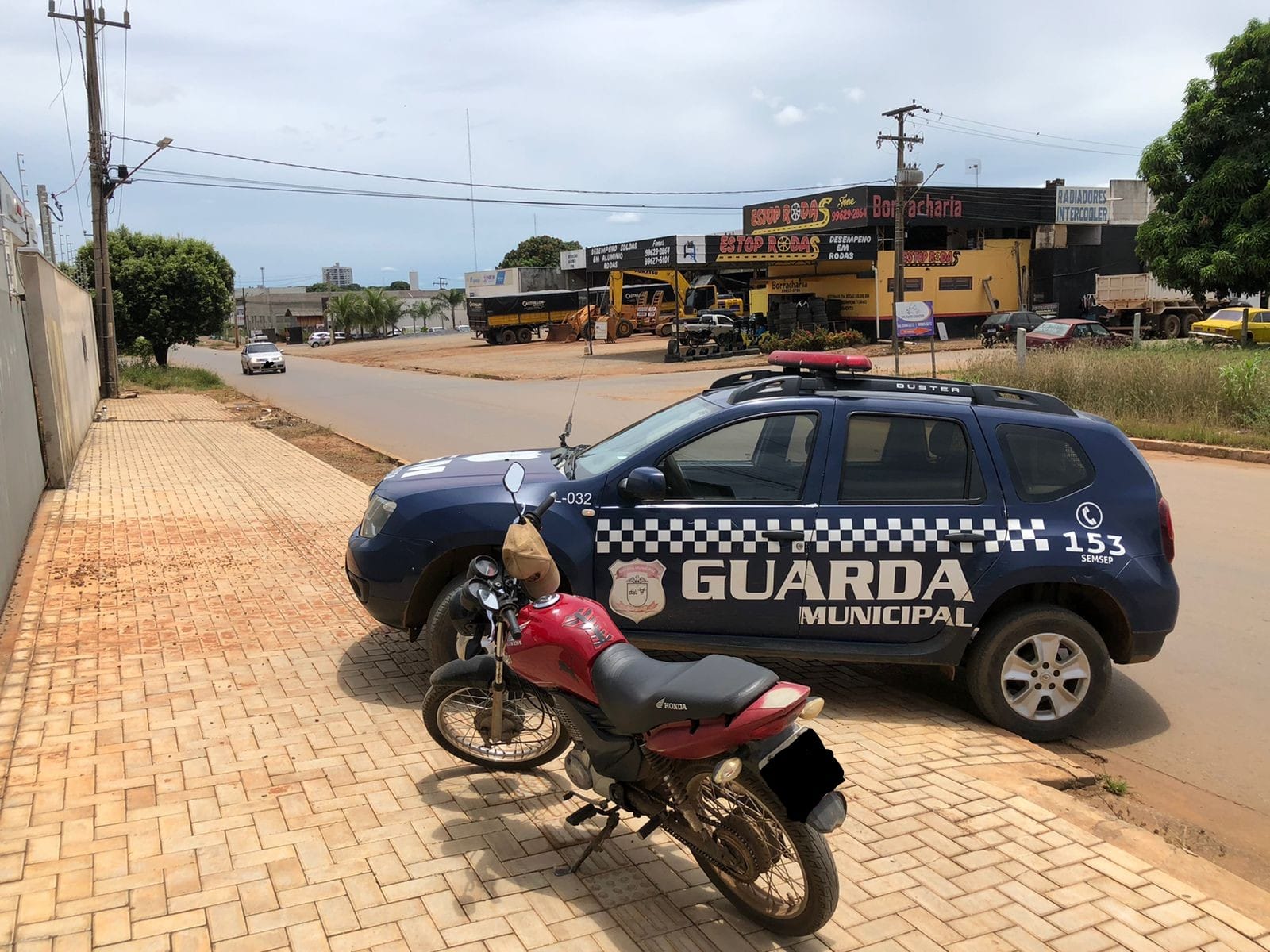 Sorriso moto placa adulterada é apreendida e condutor conduzido à