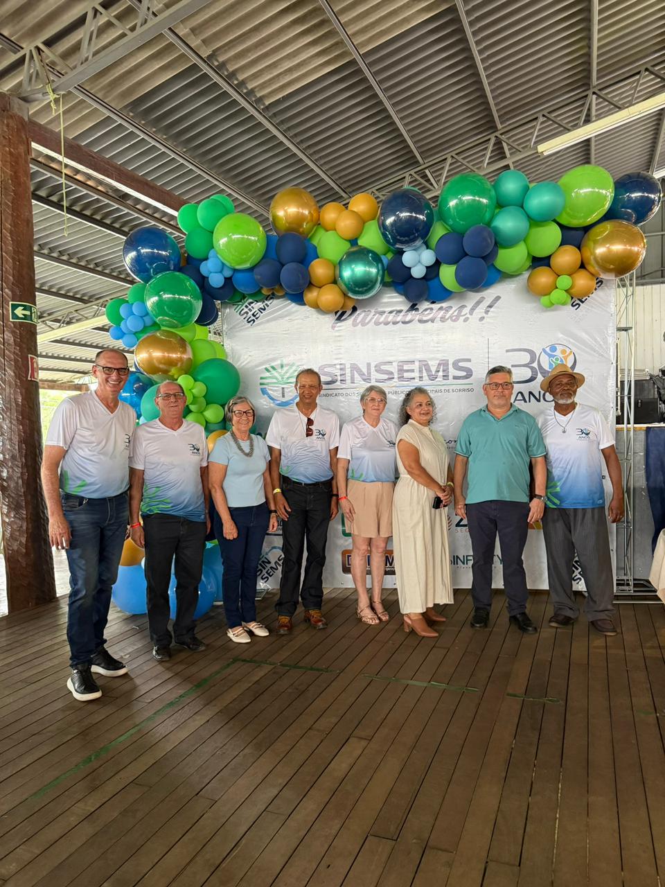 Festa dos 30 anos do Sinsems reúne 3 mil pessoas e homenageia servidores em Sorriso