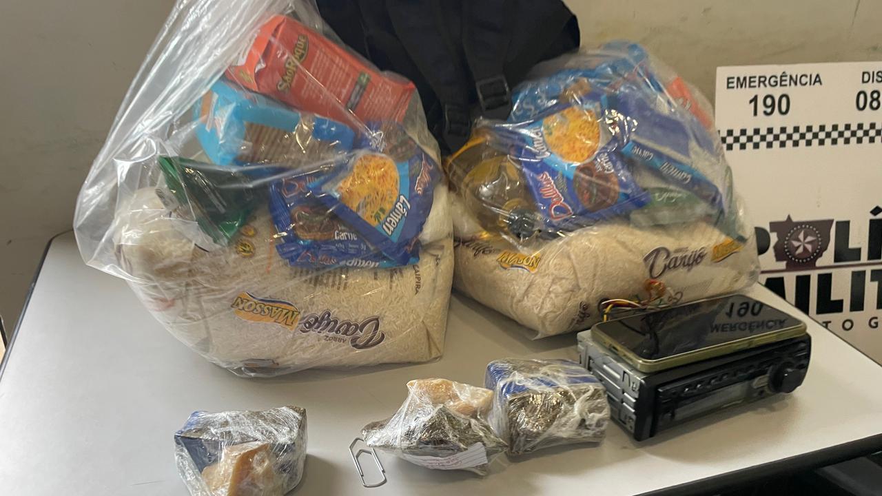 Polícia Militar apreende drogas escondidas em meio a cestas básicas em Ipiranga do Norte