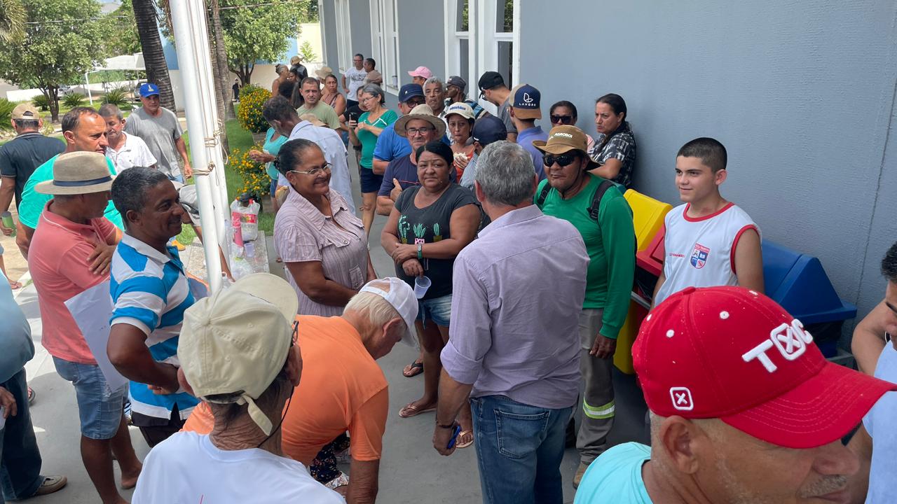 Famílias do Assentamento Vitória protestam no Fórum de Sorriso contra ordem de desocupação