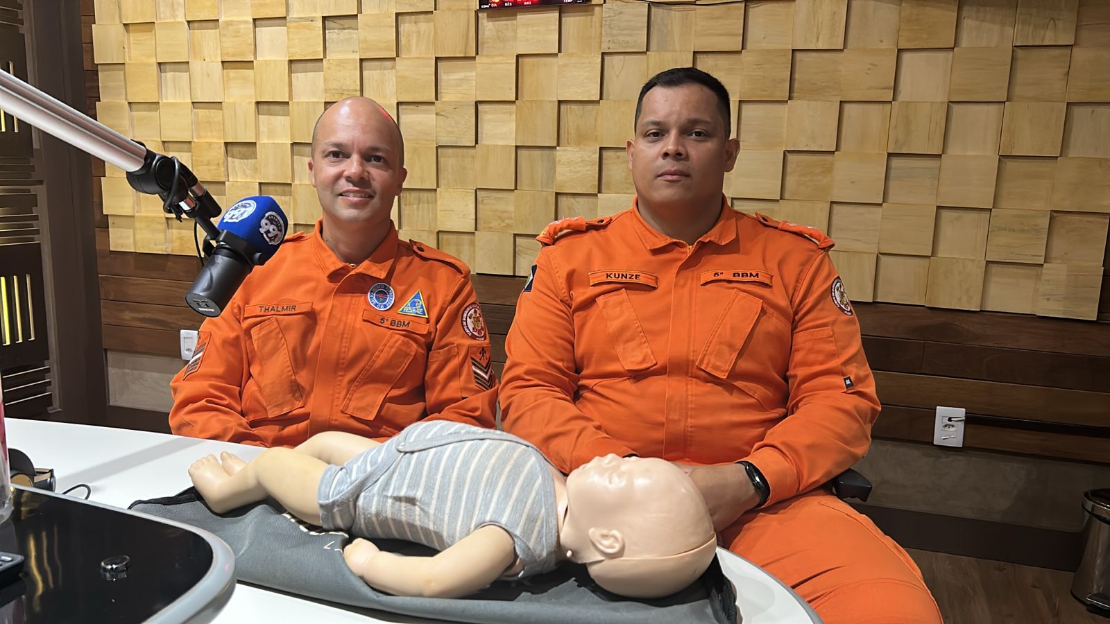 Bombeiros orientam no A Voz do Povo sobre nova atualização da manobra de desengasgo em bebês