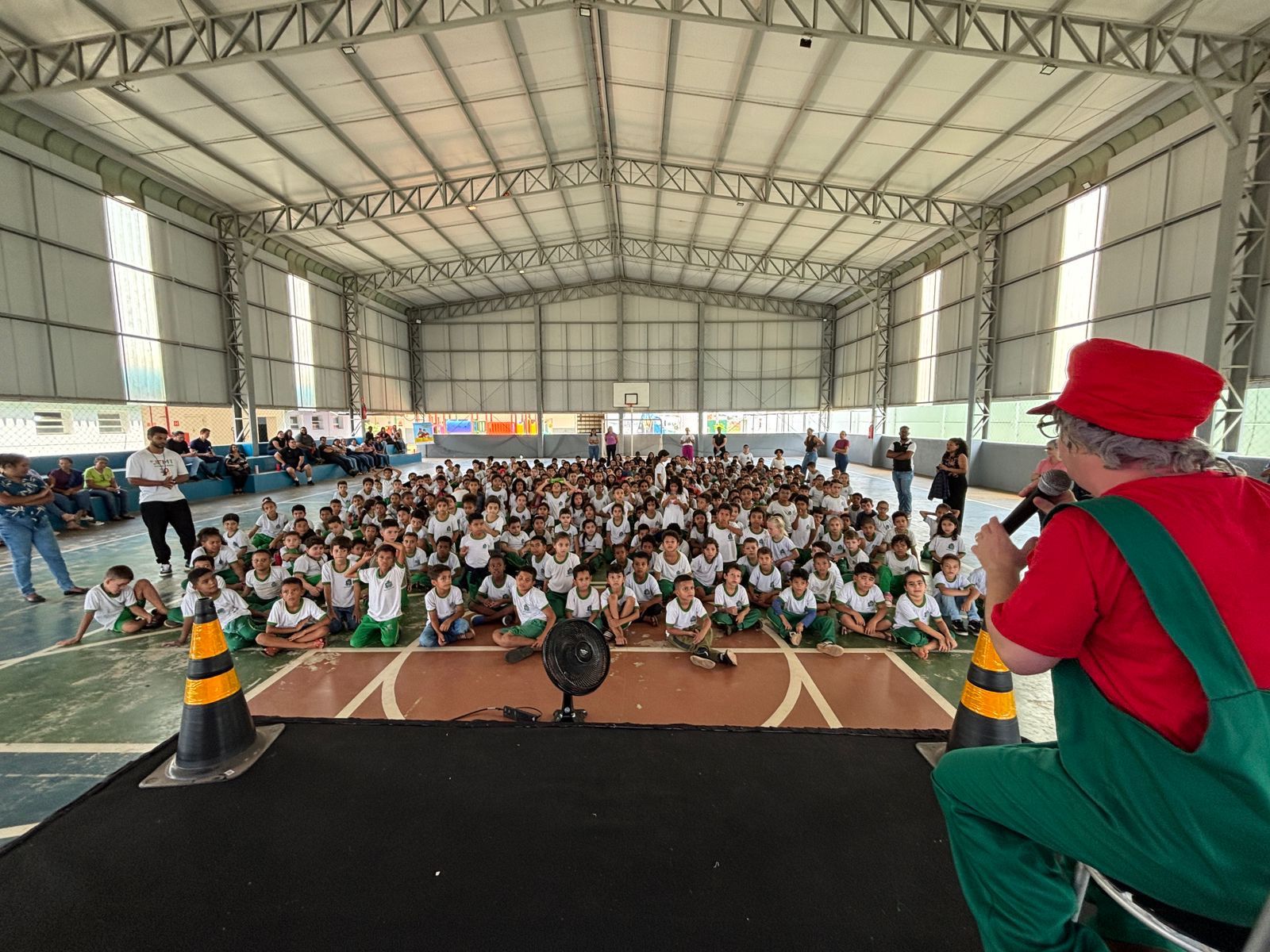Espetáculo “Sinal Verde Para a Alegria” leva educação para o trânsito a alunos de Sorriso