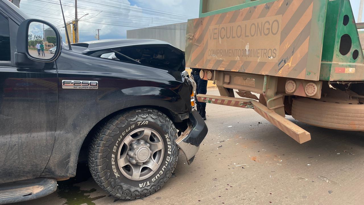 Condutor fica ferido após colisão com carreta em ponto de intenso tráfego de veículos pesados em Sorriso