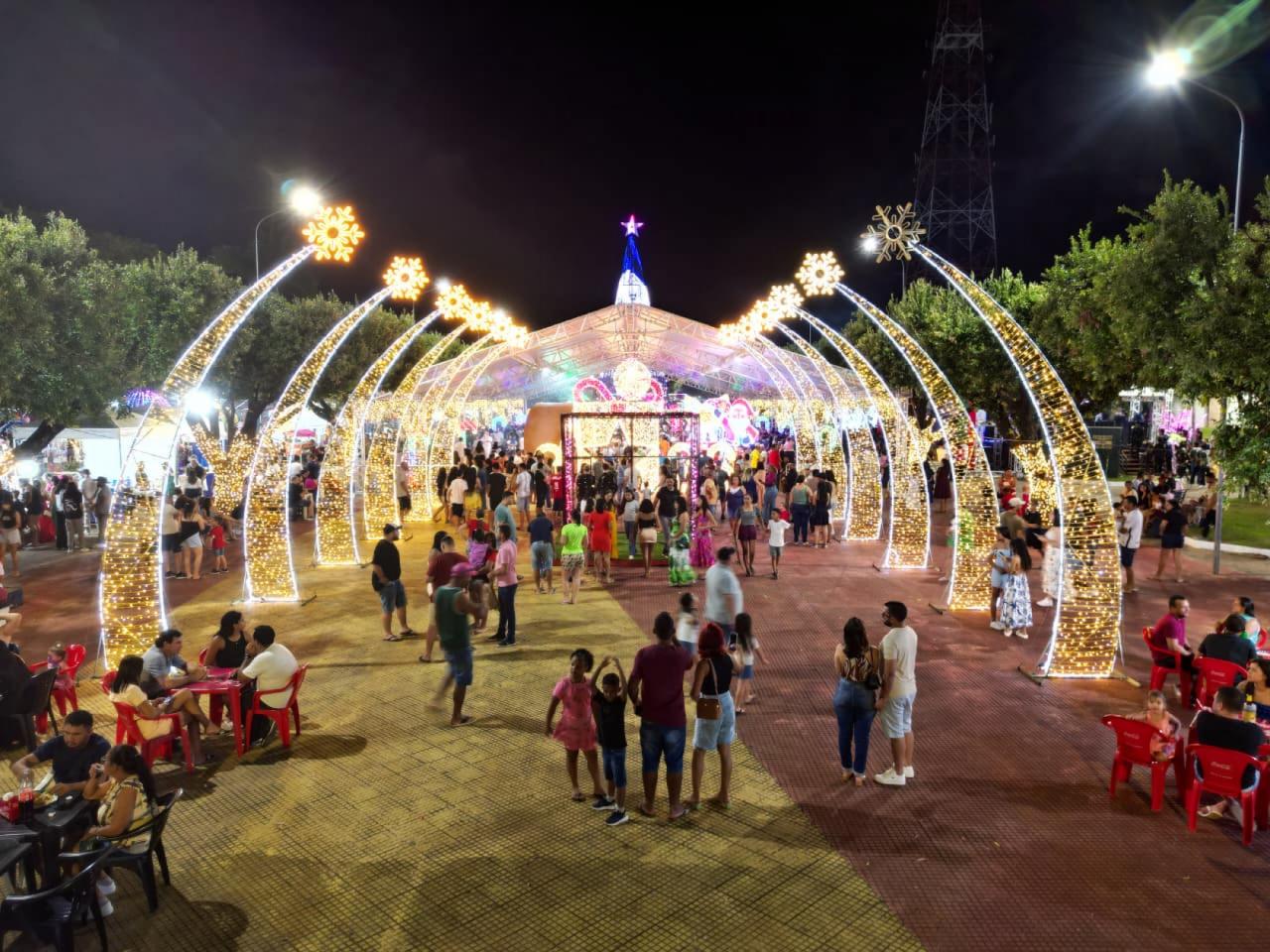 Sorriso abre Natal Luz 2025 com desfile, entrega da chave da cidade e programação diária