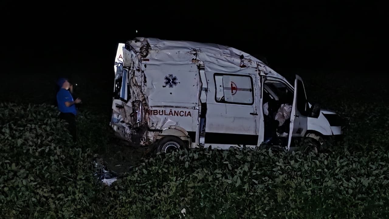 Ambulância capota na MT-242 e paciente morre entre Sorriso e Ipiranga