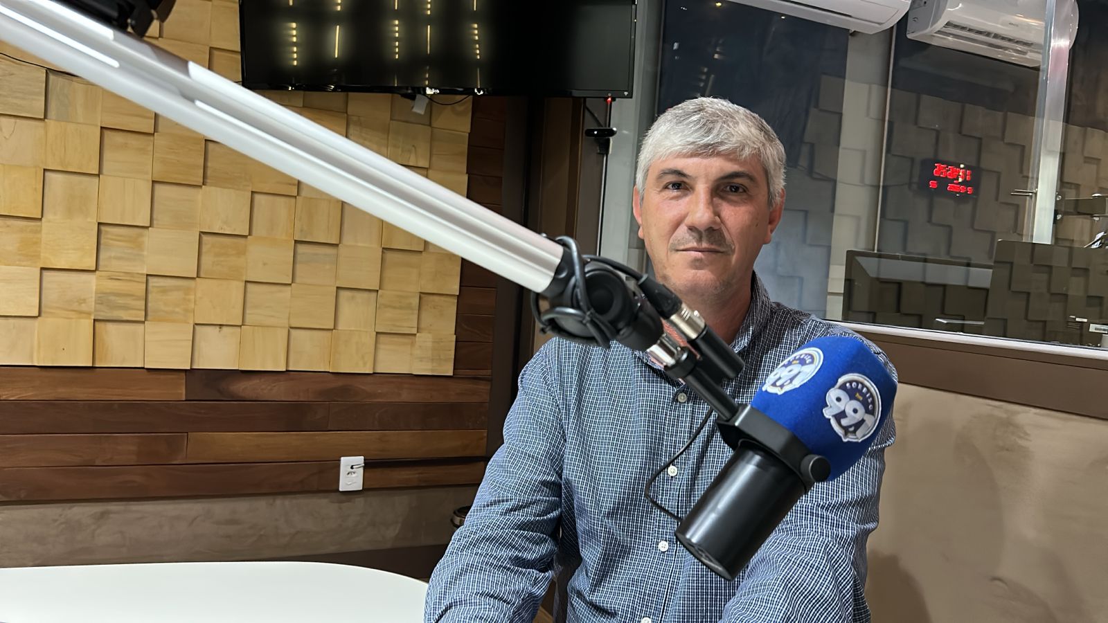 Voz do Povo recebe vereador Adir Cúnico para balanço do primeiro ano de mandato