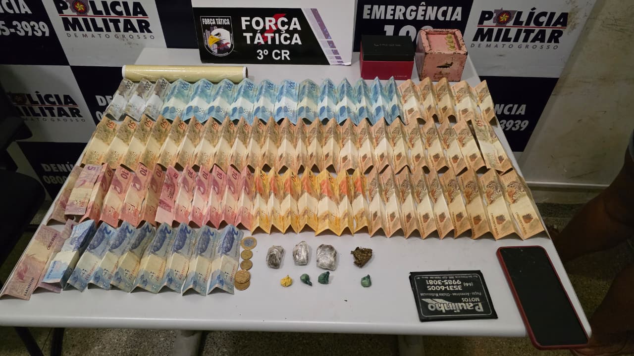 Mulher é presa pela Força Tática com entorpecentes e dinheiro do tráfico