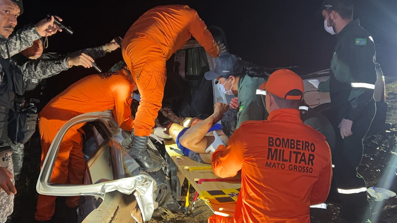 Colisão entre três veículos deixa seis feridos na MT-242 entre Sorriso e Nova Ubiratã