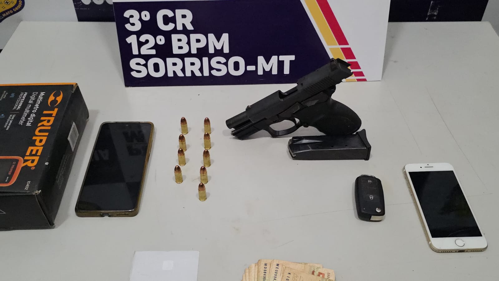 Polícia Militar em Boa Esperança prende dupla com arma escondida em carro