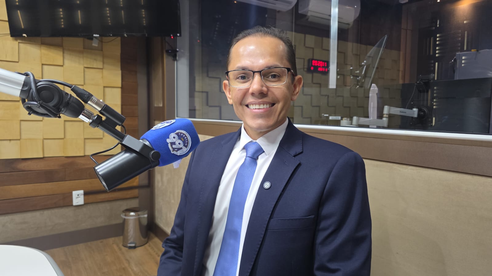 Crédito rural e novas exigências trabalhistas no campo são temas de entrevista no A Voz do Povo
