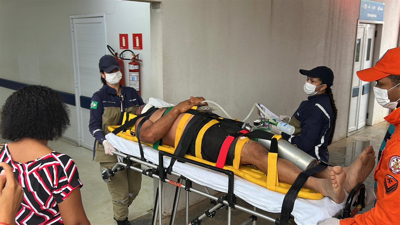 Sorriso: trabalhador fica ferido após ser atingido por carga de 1,8 tonelada durante carregamento de carreta