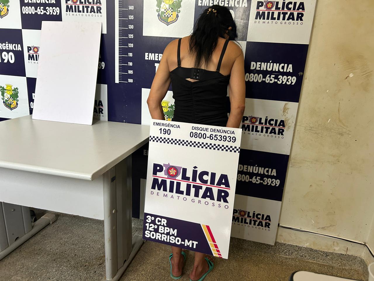 Mulher com mandado de prisão por furto qualificado é presa em Sorriso