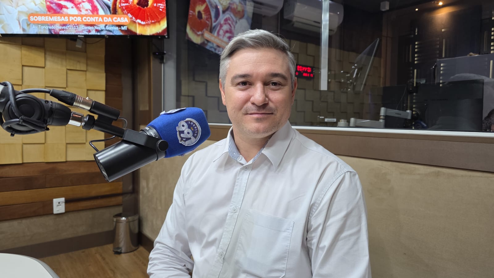 Gerente do Sicredi Centro Sul destaca assembleia digital durante entrevista na Sorriso FM