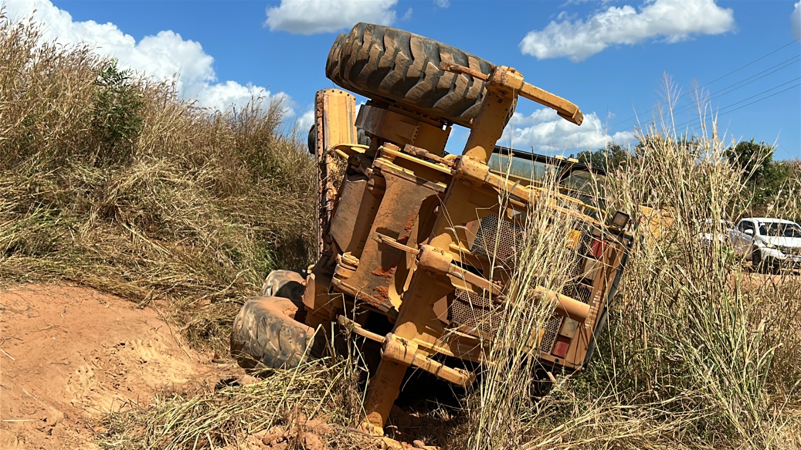 Patrola tomba durante obra de duplicação na BR-163 em Sorriso
