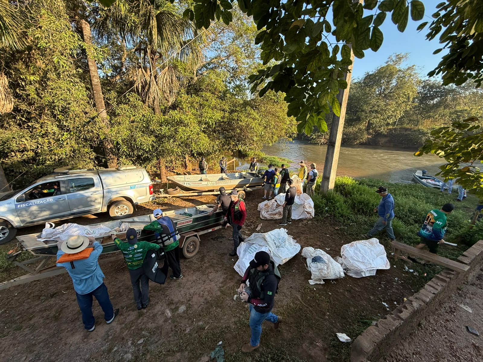Rotary Clube de Sorriso realiza mais uma edição da limpeza do Rio Lira
