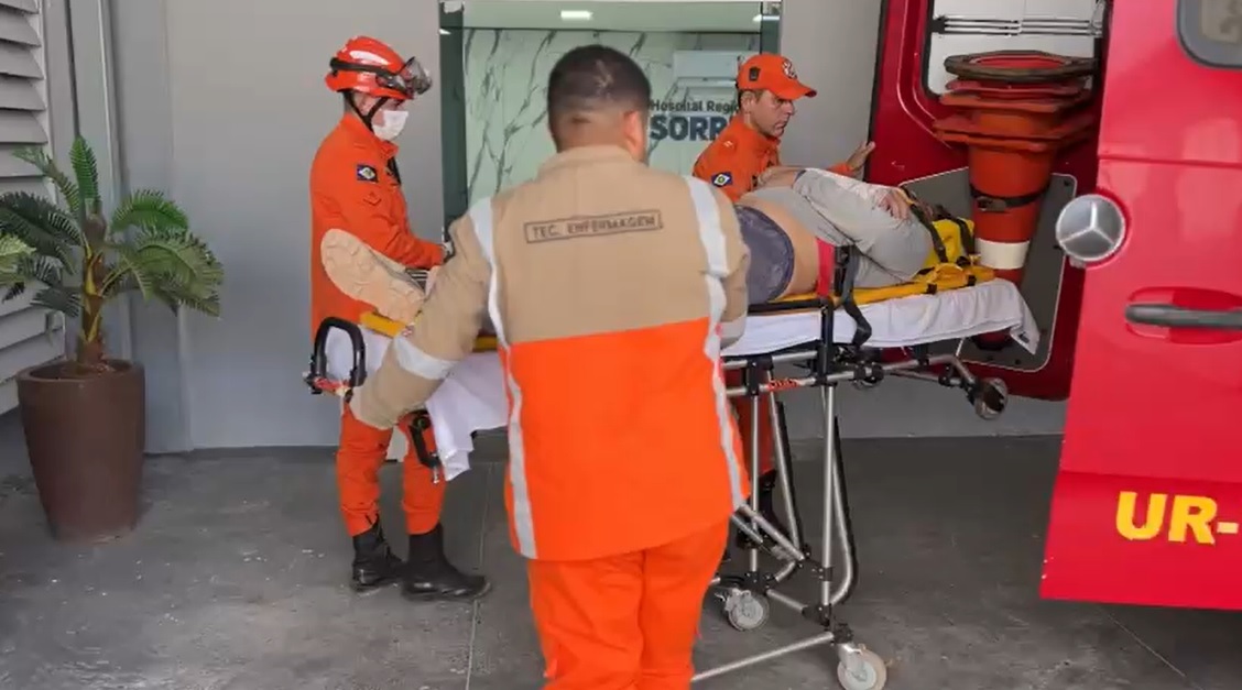 Trabalhador cai de telhado em obra da Igreja Matriz e sofre fratura em Sorriso